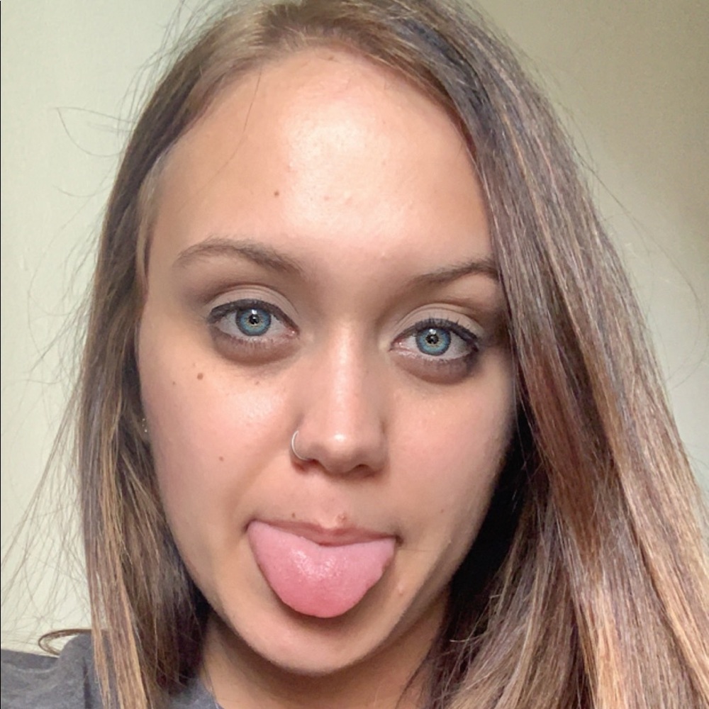 Meet your Posher, Hali